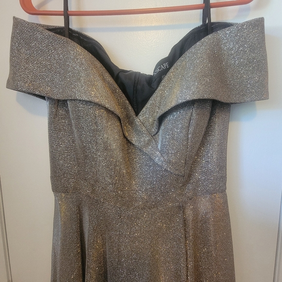 Escape Gold evening gown - Picture 5 of 9